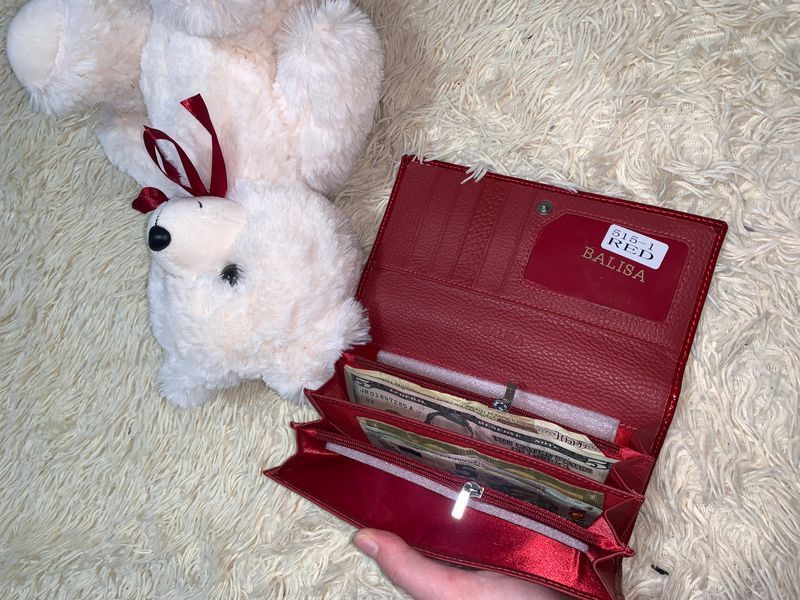 Red lacquer women's wallet made of BALISA leather 515-1 фото