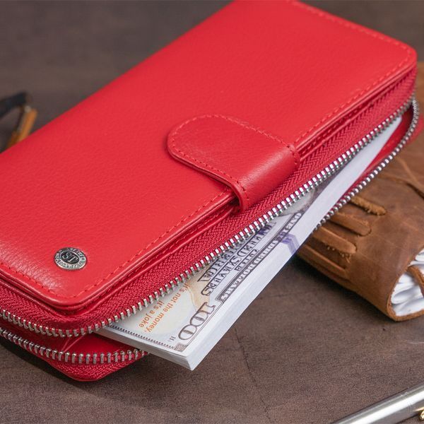 Вертикальный вместительный кошелек из кожи женский ST Leather 19306 Красный 19306 фото