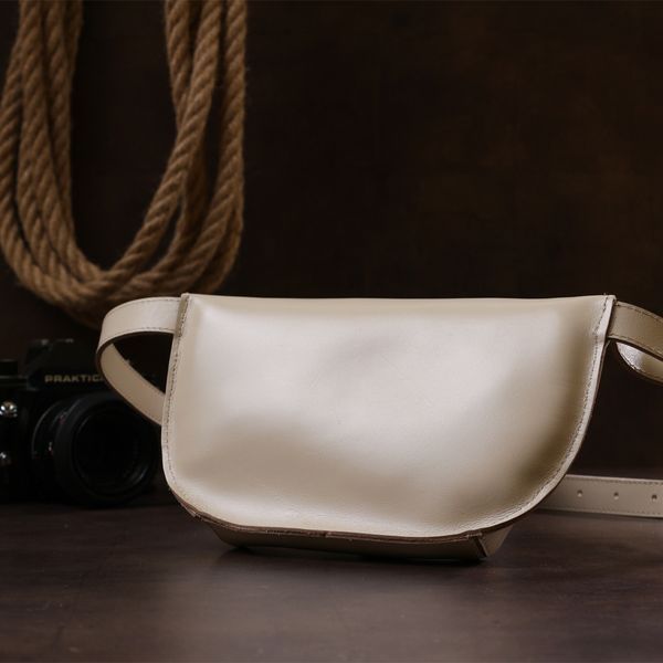 Stylish women's banana bag made of genuine leather Shvigel 16391 Beige 16391 фото