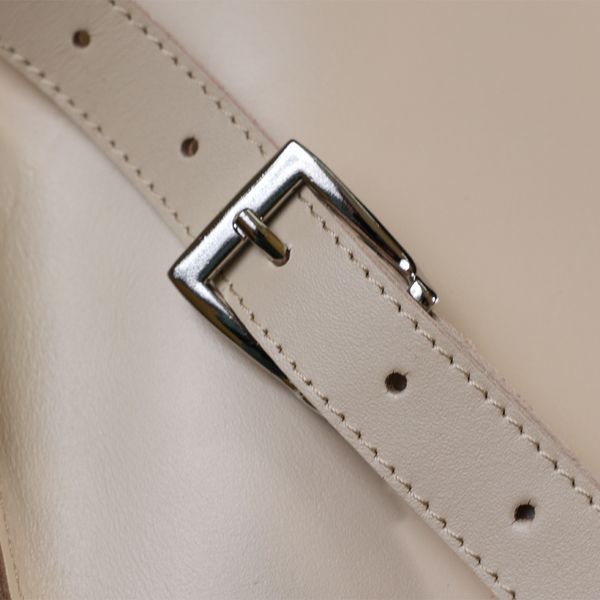 Stylish women's banana bag made of genuine leather Shvigel 16391 Beige 16391 фото